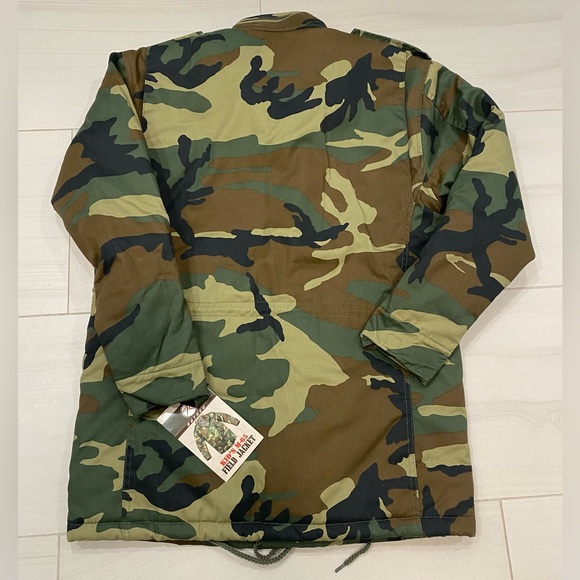 Rothco Camo M-65 Field Jacket (Woodland Camo). - Picture 5 of 7